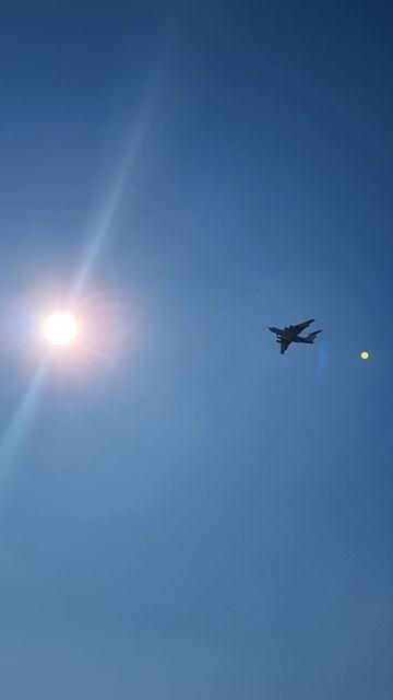 Море солнце самолет! Sea sun plane! #sea #море #sun #солнце #airplane #самолет #лето #summer #top