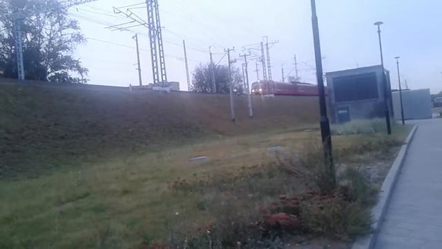 Электропоезда ЭД2Т-0043 и ЭД4МКМ-АЭРО-0007