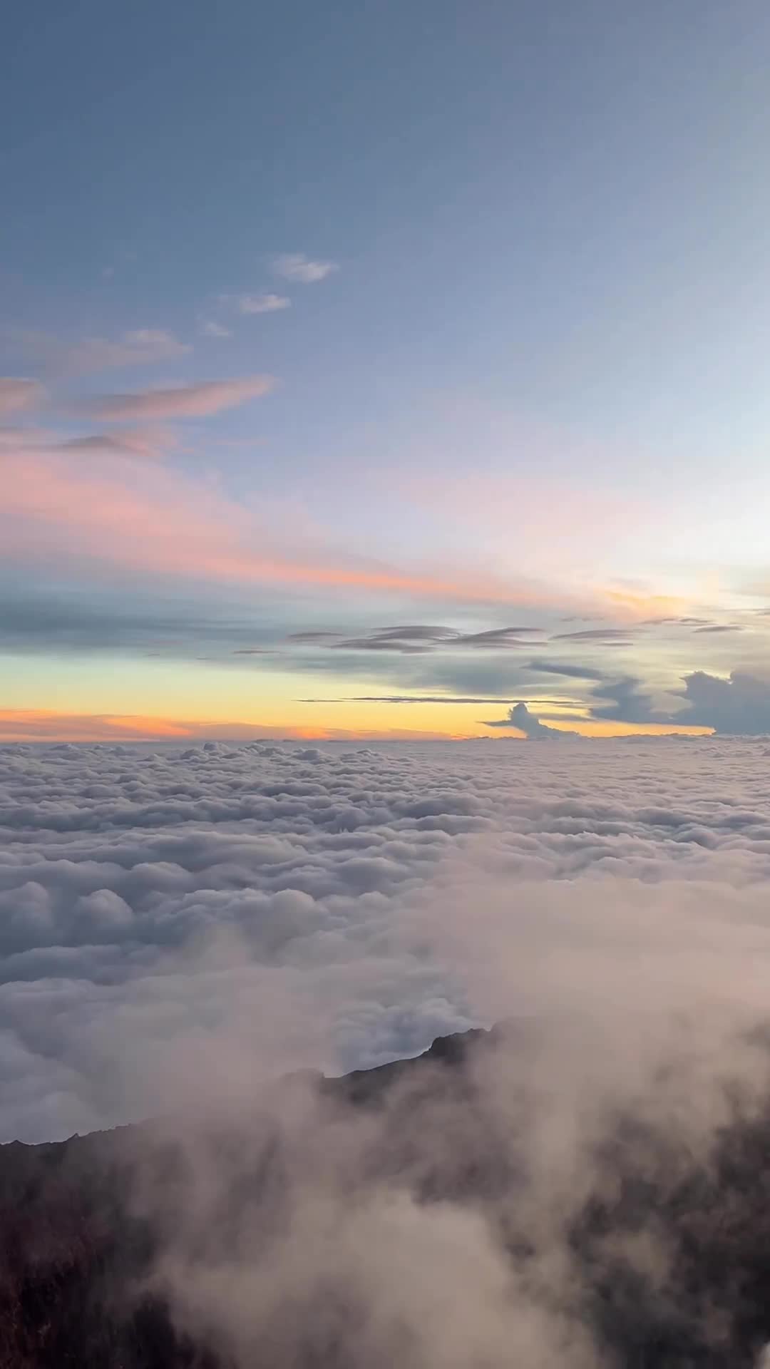 📍Гора Керинчи, Индонезия 🇮🇩