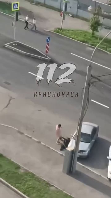 В Красноярске заметили голозадого терминатора.

На улице Мартынова Т-800 набросился на Сару Коннор