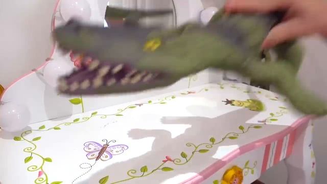 Мисс Кэйти и Мистер Макс (Miss Katy) Кэти помогает Максу с ящерицей