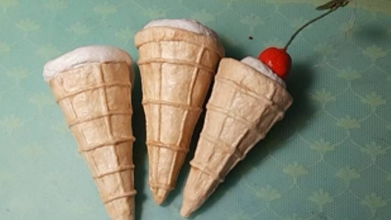 Мороженку хочешь?  Новогодний сувенир из ваты  Полоски и клетка.