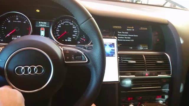 Audi q7 4l, переключение треков кнопками на руле.mp4