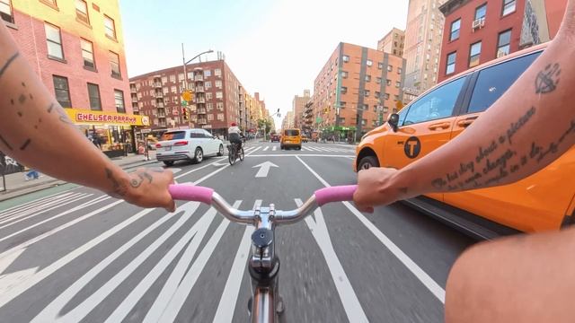 Slow chill ride through the busy city   Fixed Gear