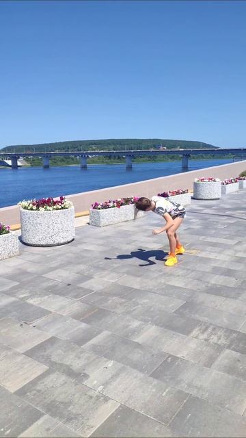 Маховое колесо на набережной 🤸♀️ #спорт #акробатика #набережная #маховое #колесо #триподряд #чирбел