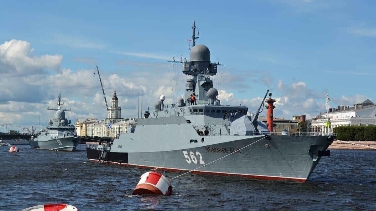 Генеральная репетиция парада в честь Дня ВМФ в Петербурге