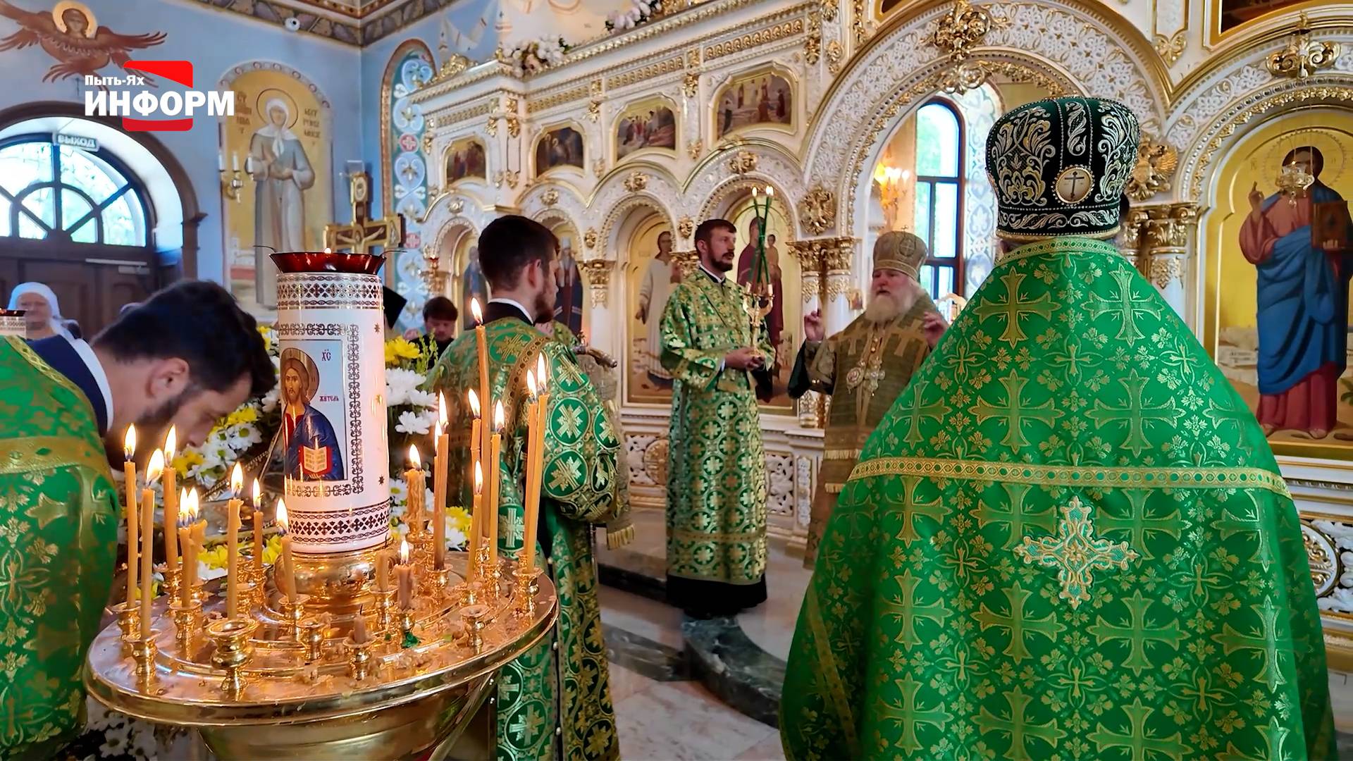 Божественную литургию в храме князей Петра и Февронии Муромских возглавил митрополит Павел