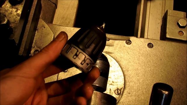 Токарный лайфхак на маленькие сверла…