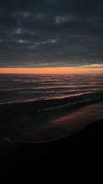 Море, вечерний закат. Уреки, июль 2025