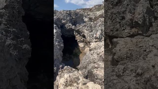 Крым. Россия. Тархамкут. Чаша любви