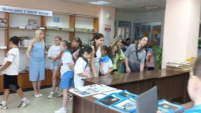 Экскурсия «Читаю я, читает вся моя семья»