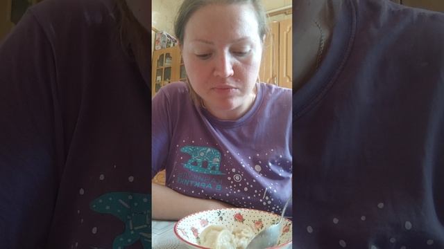 кушаю пельмени