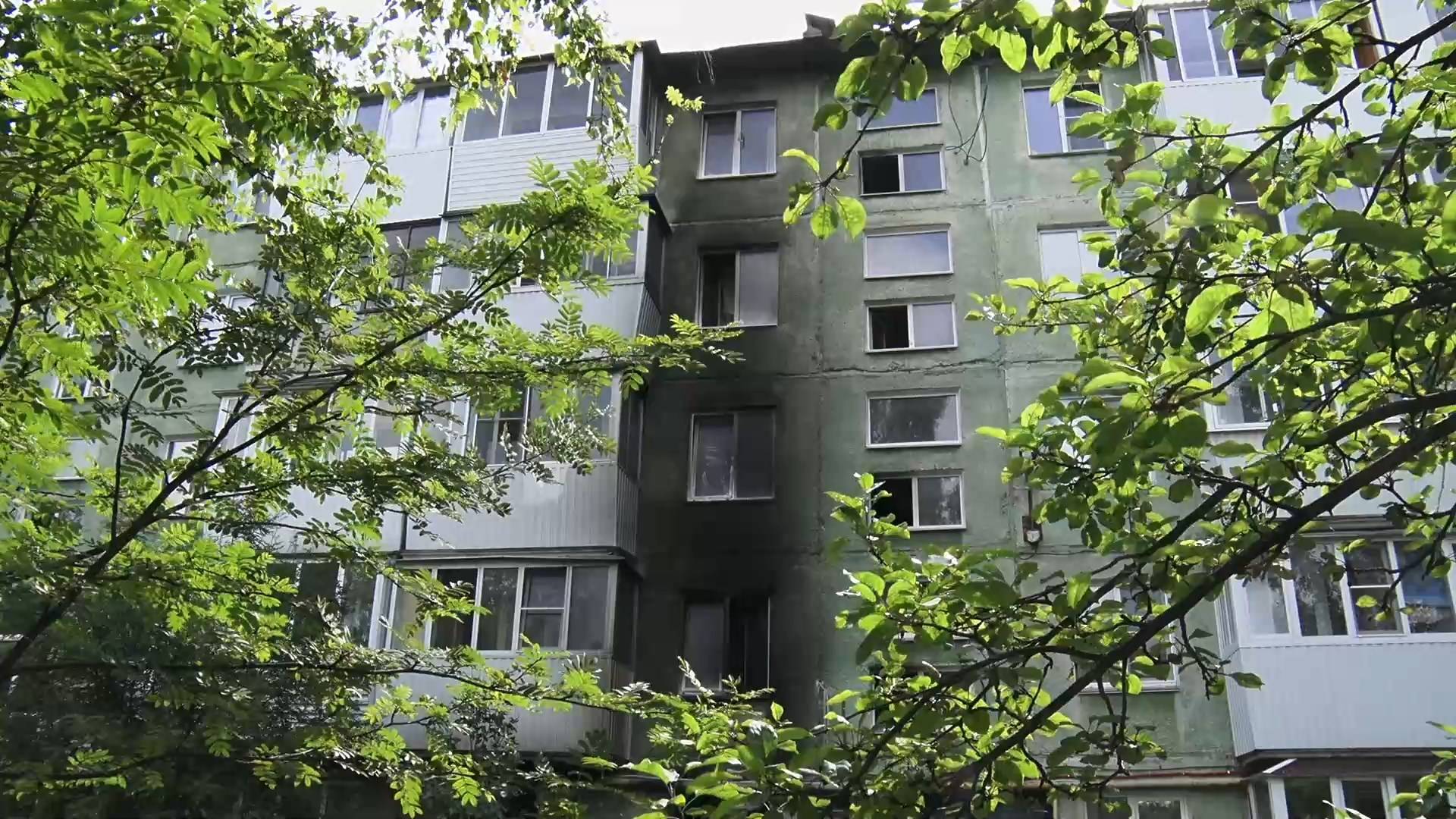 Сотрудники МЧС спасли на пожаре 5 человек