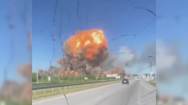 Момент эпичного взрыва в Житомире попал на видеорегистратор