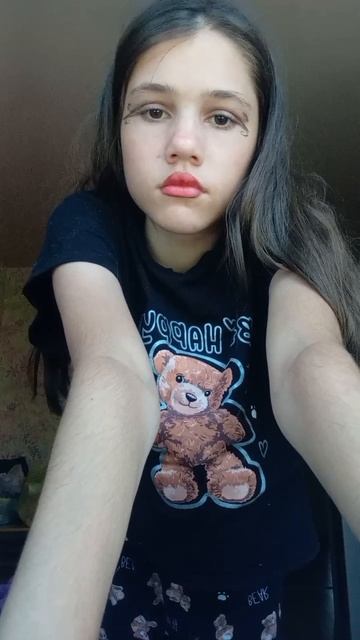 у меня нет идей сорри о бо мне, меня зовут Арина мне 7-8 снимаюсь в рутубе