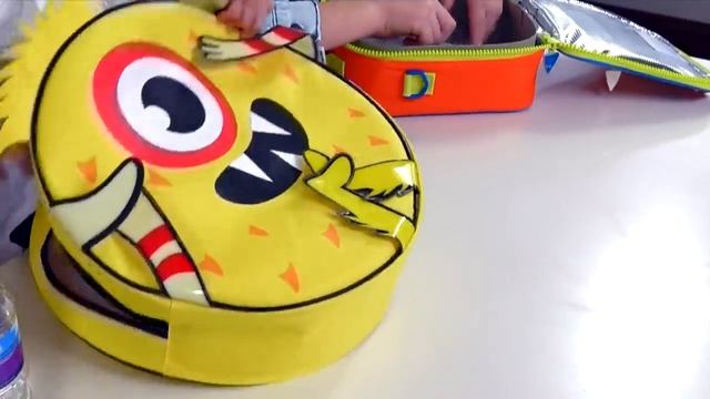 Мисс Кэйти и Мистер Макс (Miss Katy) Кэти и Макс меняют коробки для ланча