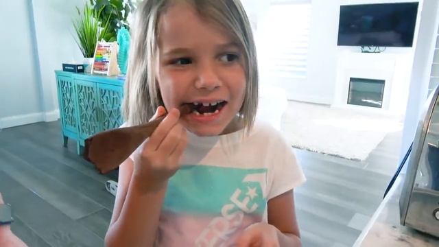 Miss Katy • Мисс Кейт - Съедобное не съедобное челлендж от Макса и Кати