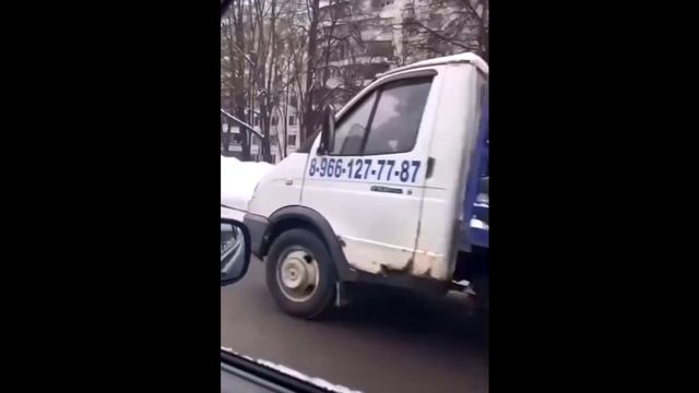 Эвакуатор тянет два эвакуатора СМОТРЕТЬ ВИДЕО ПРИКОЛЫ НА ПРИКОЛЬНОМ КАНАЛЕ