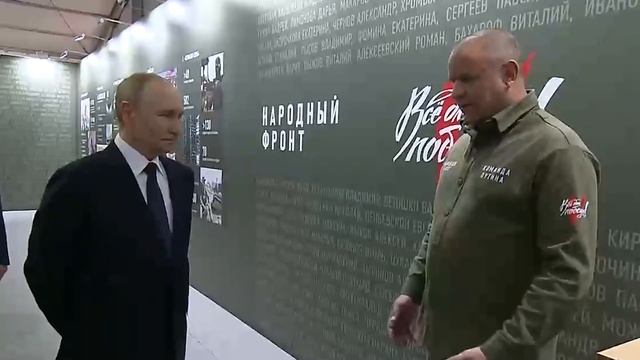 На форуме Народного фронта «Всё для Победы!» отметили волонтеров из ДНР