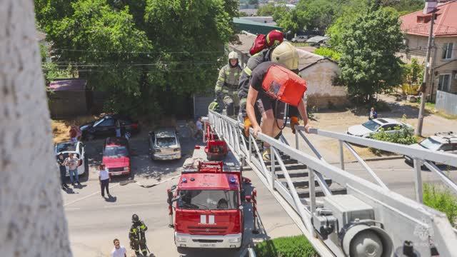 Спасти детей и потушить пожар в храме – задачи тренировки МЧС России по Севастополю