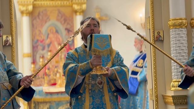 МИТРОПОЛИТ ИГНАТИЙ СОВЕРШИЛ БОЖЕСТВЕННУЮ ЛИТУРГИЮ В НИКОЛО-ТИХВИНСКОМ СОБОРНОМ ХРАМЕ Г. САРАТОВА