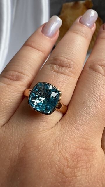 Перстень "Империя" с большим голубым кристаллом Сваровски (18-22), Xuping Jewelry