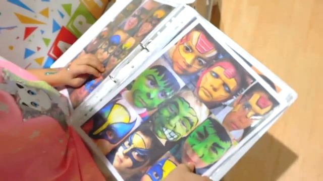 Диана и Рома ( Diana Roma ) - Диана и Рома играют с папой на детской площадке и катаются с горок!