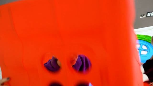 Margo and Nastya build Playhouses for children