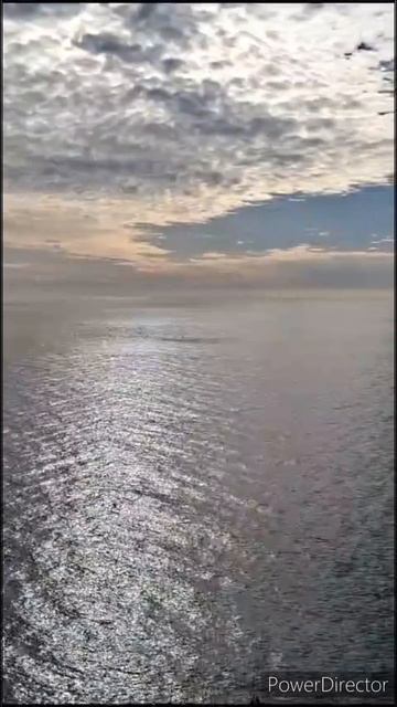 Чёрное море и город Анапа.