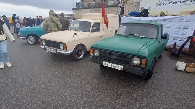 москвичи на москвичах