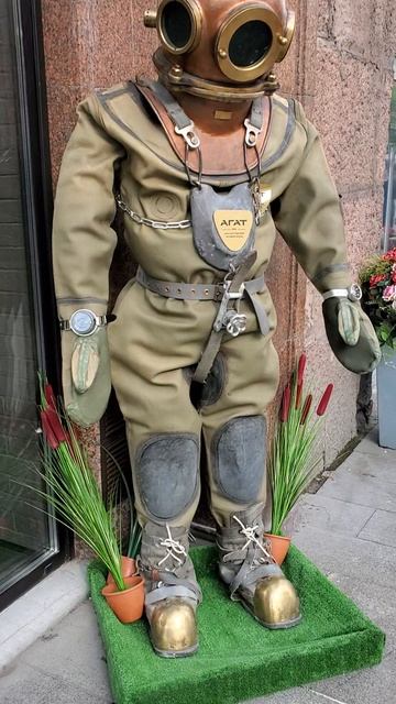Водолаз ретро 20250703