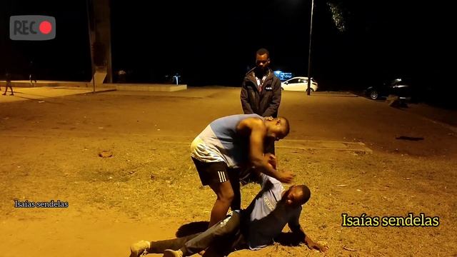 Как защититься от ударов ногами в прыжке. Техники самообороны