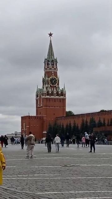 Дождь остановил всех, но не нас. Москва.