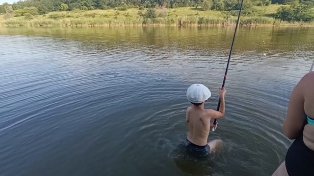 Рыбалка с семьёй. Отдыхаем, ловим крупняков))) 😂