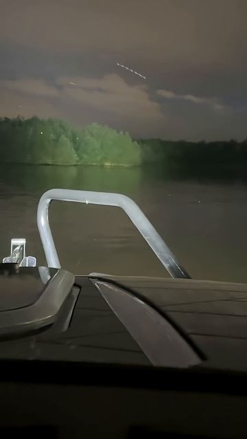 Отличный СВЕТ ✨ ночью 

#shorts #лодка #boat #led #aurora #свет #тюни