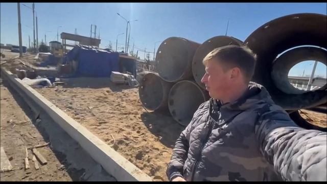 На стройке всё серьезно. Это тебе не лопатой шурфить!