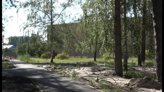 Губернатор проверил ход работ в сквере Демакова