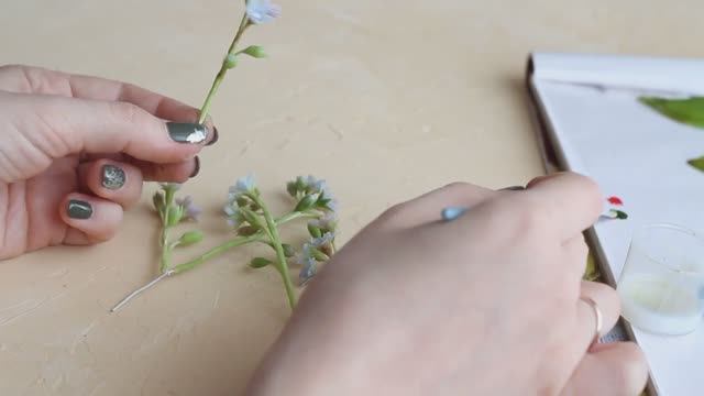 Незабудки. Лепка из полимерной глины.