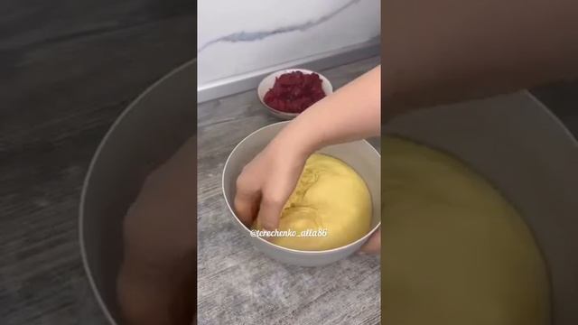 Пуховые ягодные пирожки. Вкусно, как у бабушки