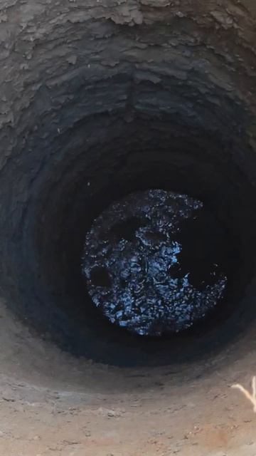 А вот и вода в будущем колодце 💦