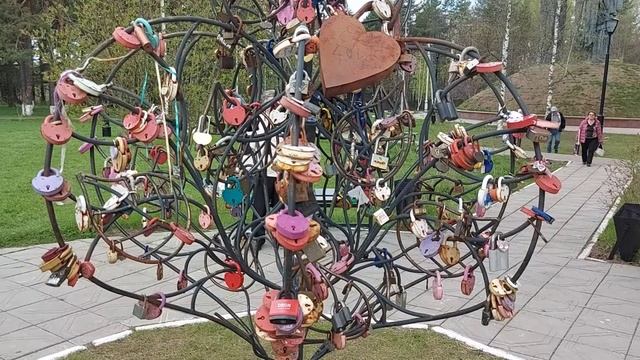 Дерево любви на 42 км Волокаламского шоссе (4)