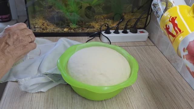 Пышные домашние булочки. Быстро ,вкусно и бюджетно,что не маловажно.