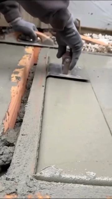 Красивая садовая дорожка