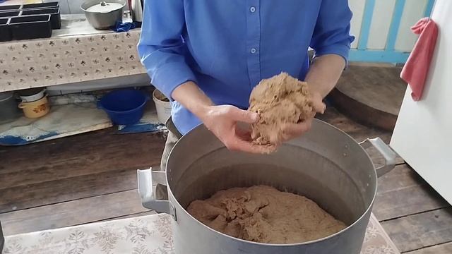 Замес теста для хлеба. Николай Астахов 6.07.2025.