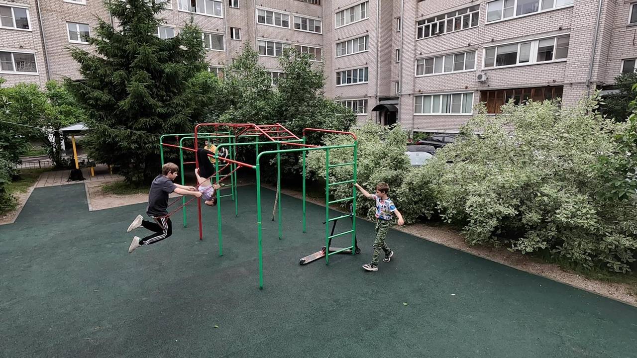 Жители Торговой стороны отмечают обновление ещё одного двора по нацпроекту