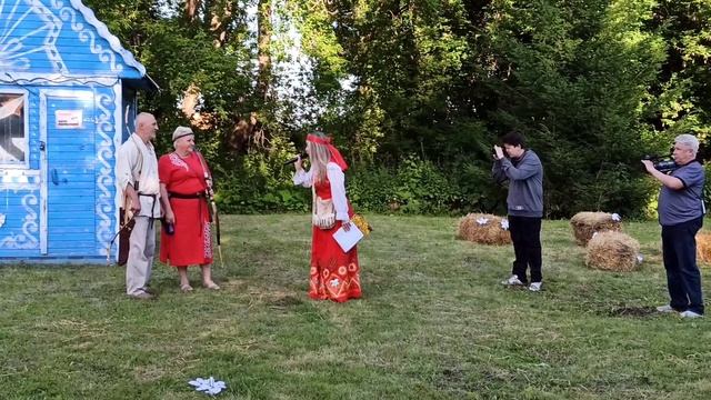 Ягода малина нас к себе манила...