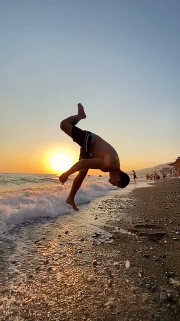 Slow Mo Sea #shorts #sport #sea #backflip #acrobatic