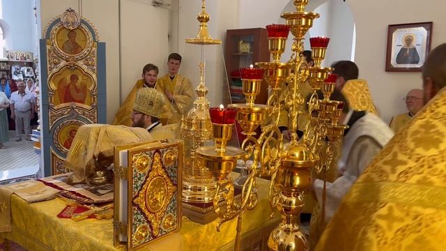 МИТРОПОЛИТ ИГНАТИЙ СОВЕРШИЛ ХИРОТОНИЮ ВО ПРЕСВИТЕРА ДИАКОНА ИОАННА СИМУЛИКА В ХРАМЕ СВЯТЫХ