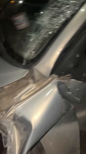 ДТП Макеевка (Новокалиново 31 ставок).
Водитель пьяный сбежал с места ДТП, в заблокированной машине