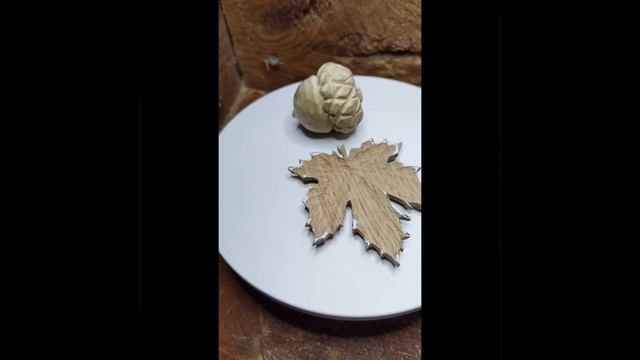 Резьба по дереву фигурки в процессе